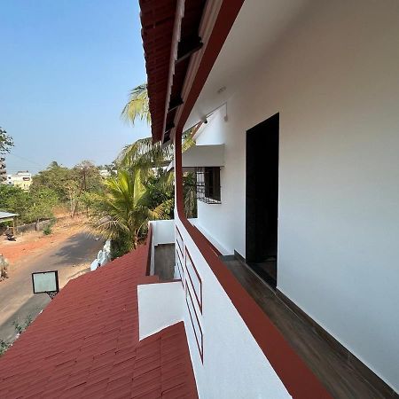 Gayatri Homestay Ратнаґірі Екстер'єр фото