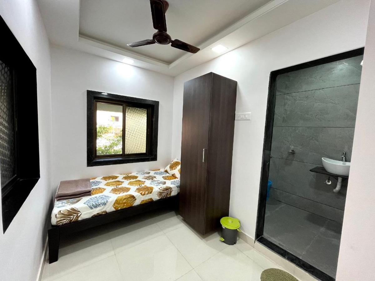 Gayatri Homestay Ратнаґірі Екстер'єр фото