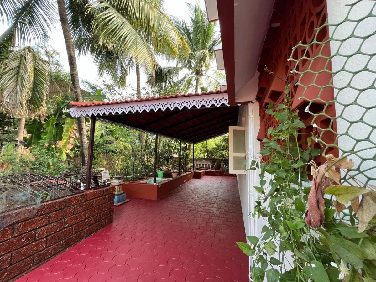 Gayatri Homestay Ратнаґірі Екстер'єр фото