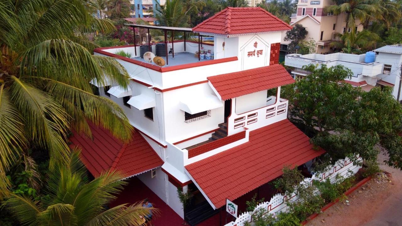 Gayatri Homestay Ратнаґірі Екстер'єр фото