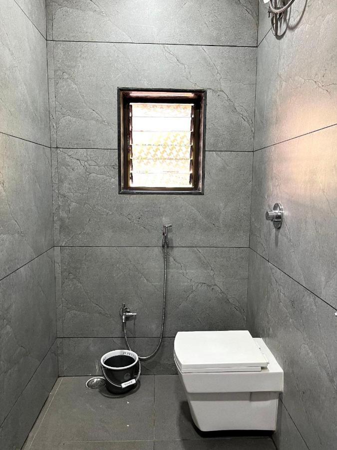 Gayatri Homestay Ратнаґірі Екстер'єр фото