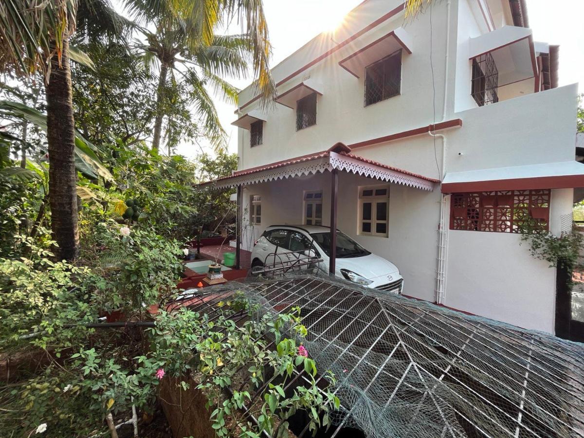 Gayatri Homestay Ратнаґірі Екстер'єр фото