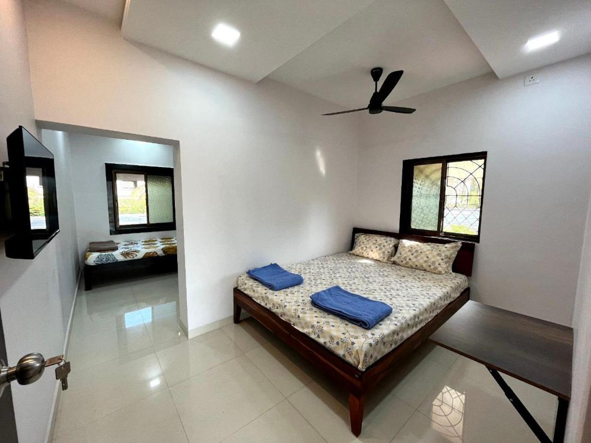 Gayatri Homestay Ратнаґірі Екстер'єр фото