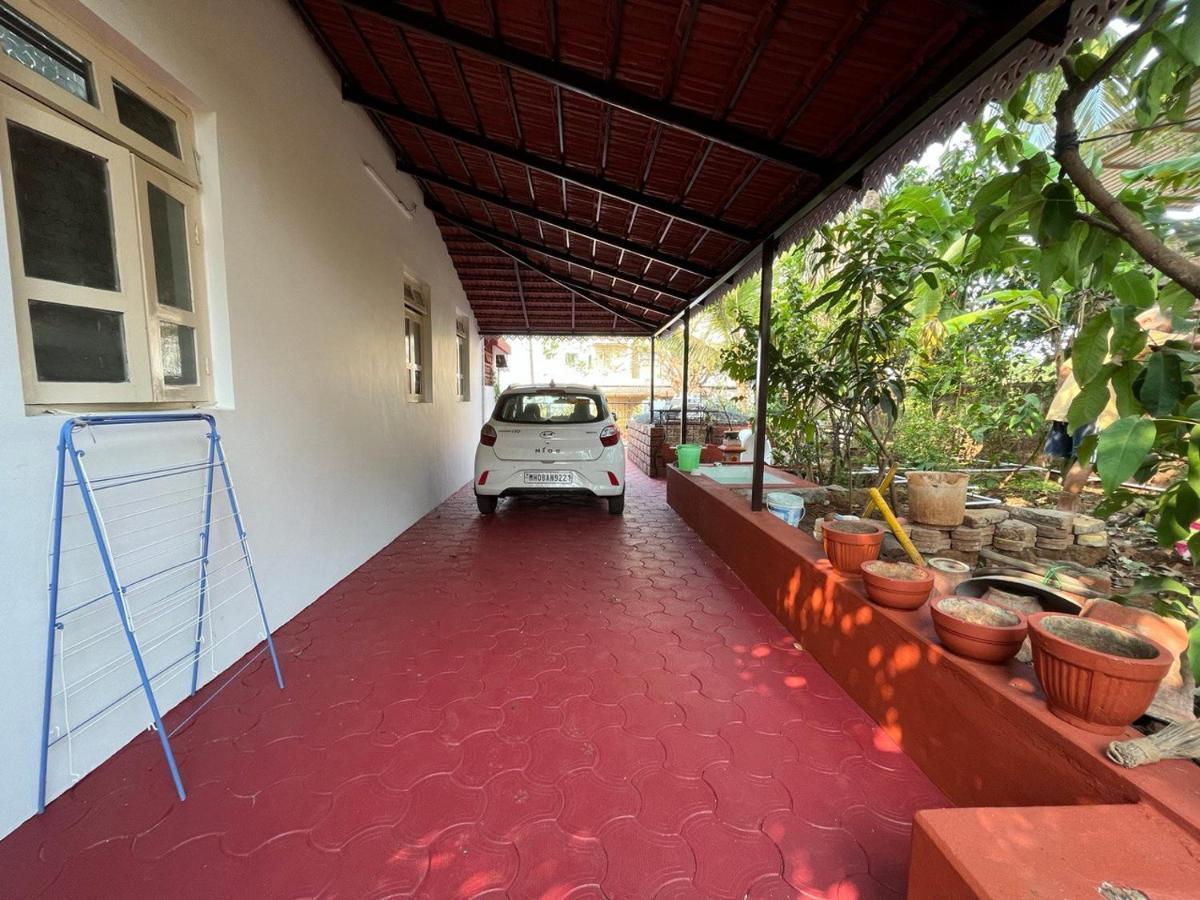Gayatri Homestay Ратнаґірі Екстер'єр фото