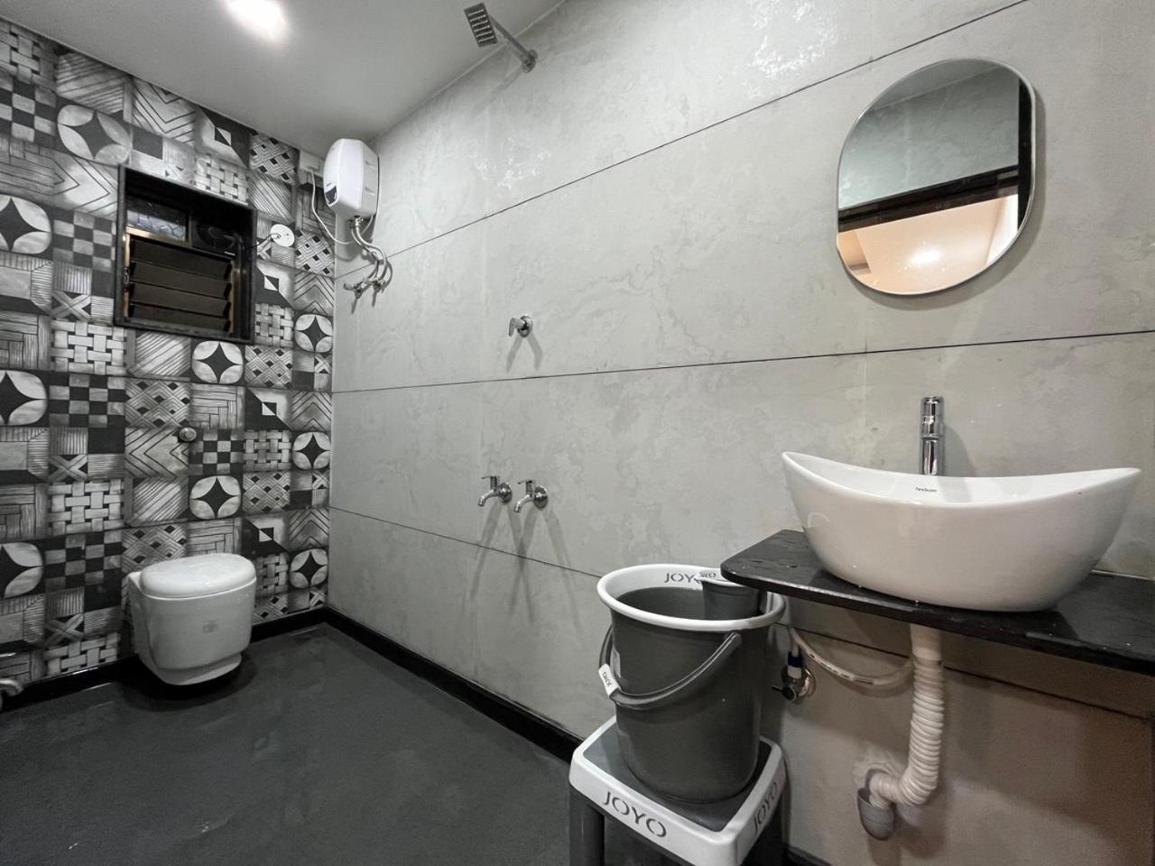Gayatri Homestay Ратнаґірі Екстер'єр фото
